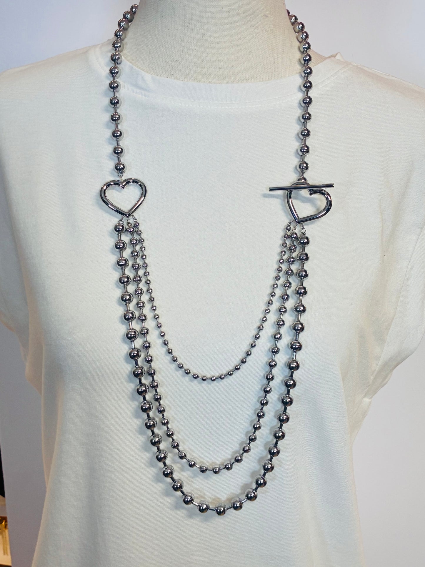 Collar de Balines con Cierre de Corazón