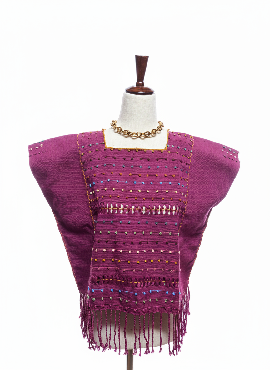 Blusa Telar de Nudito iluminada con fondo blanco