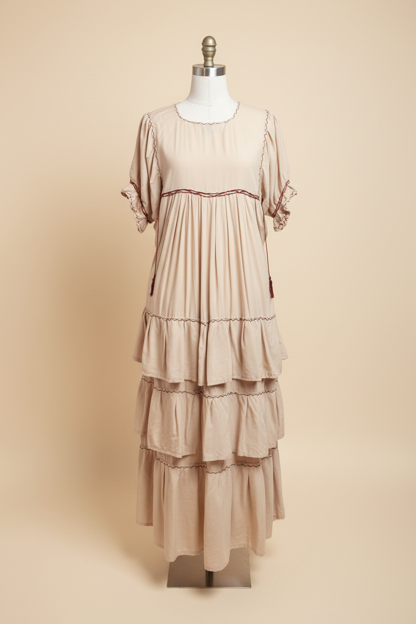 Vestido beige fondo beige 1