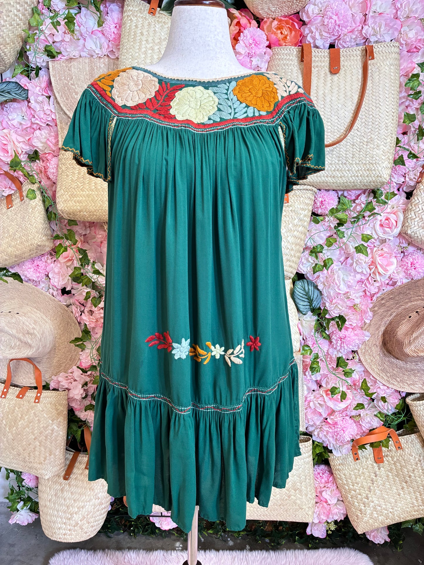 Vestido Bordado Rococó Fino