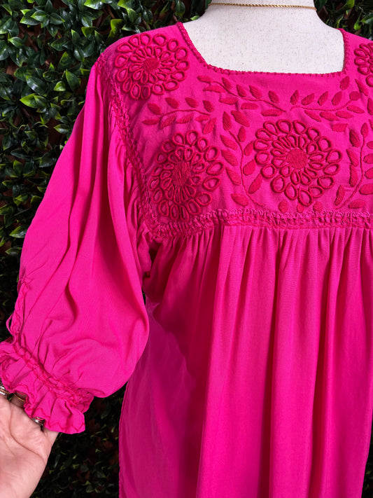 Blusón Artesanal con Bordado Rococó - Fucsia Manga Globo 3/4