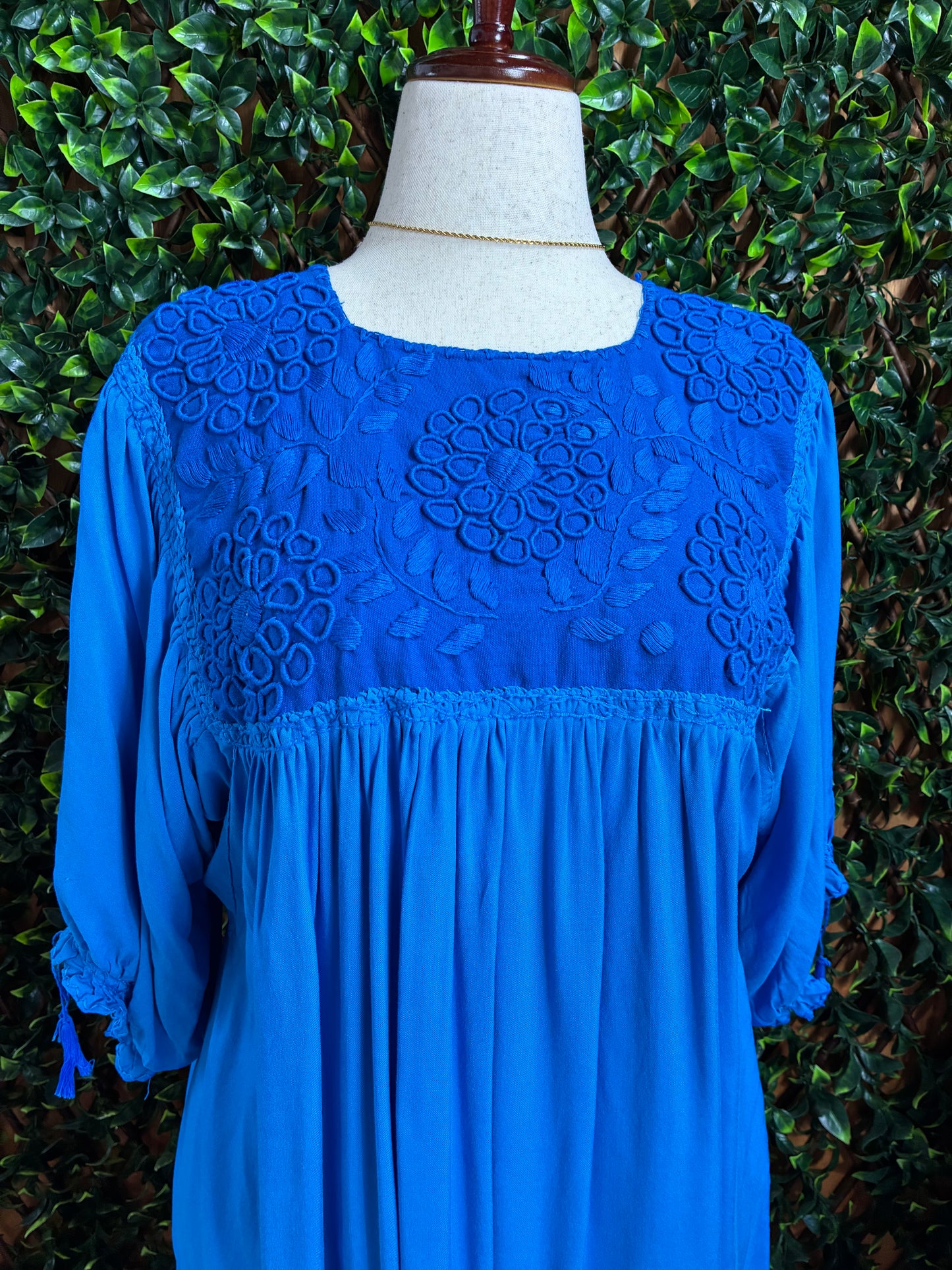 Blusa Artesanal con Bordado Rococó - Azul Manga Globo 3/4