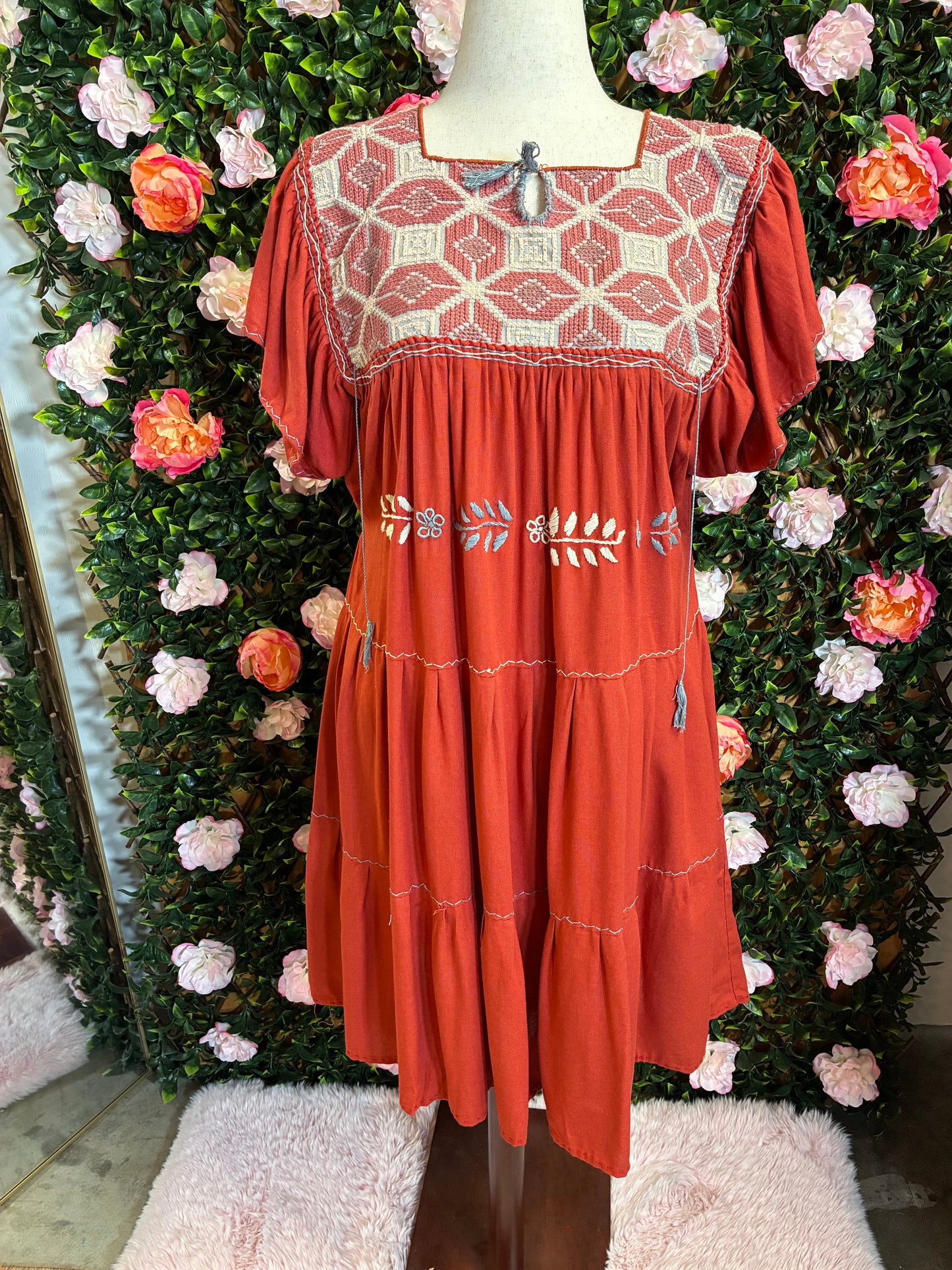 Vestido Lino Bordado Punto de Cruz