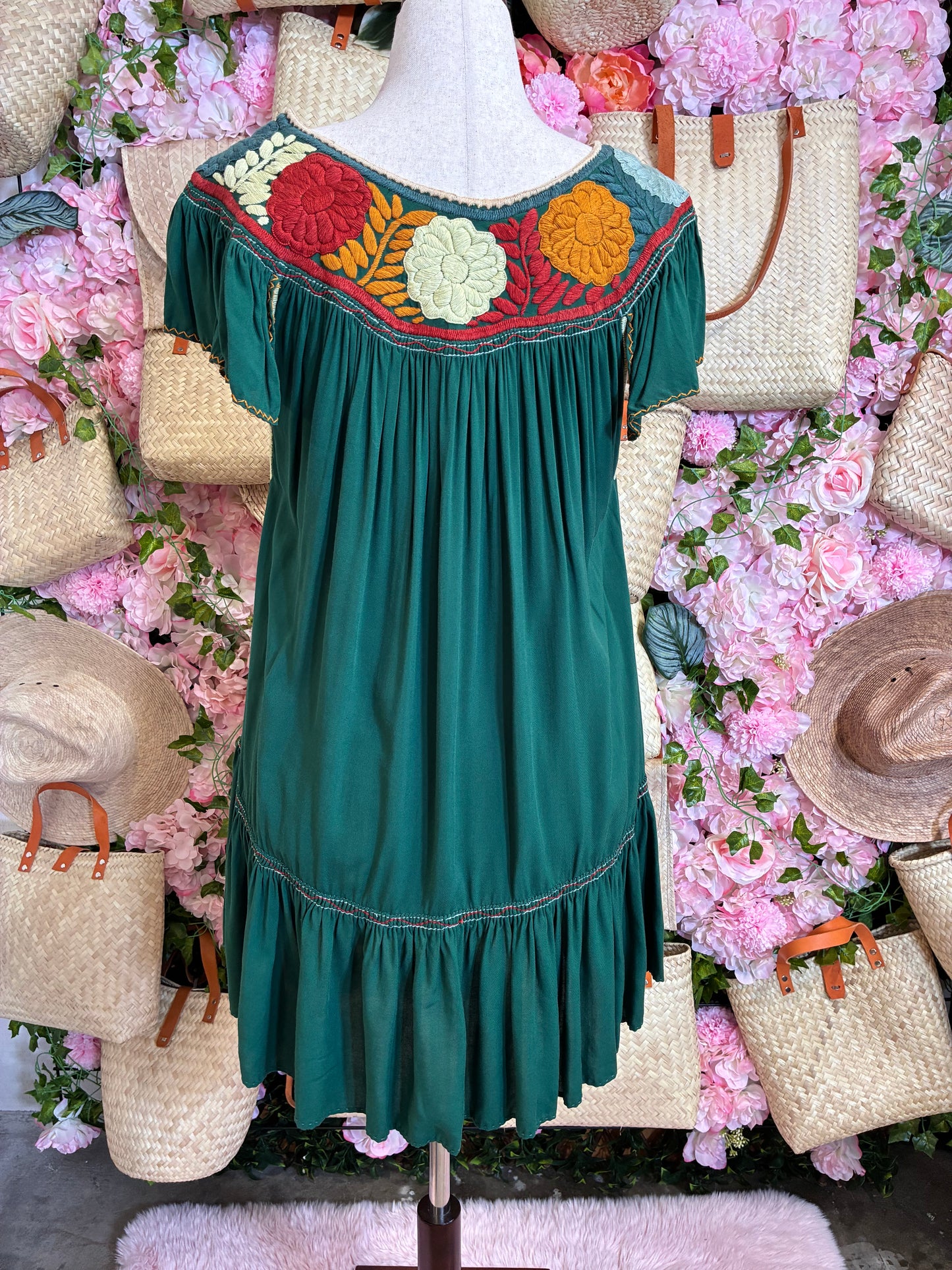 Vestido Bordado Rococó Fino