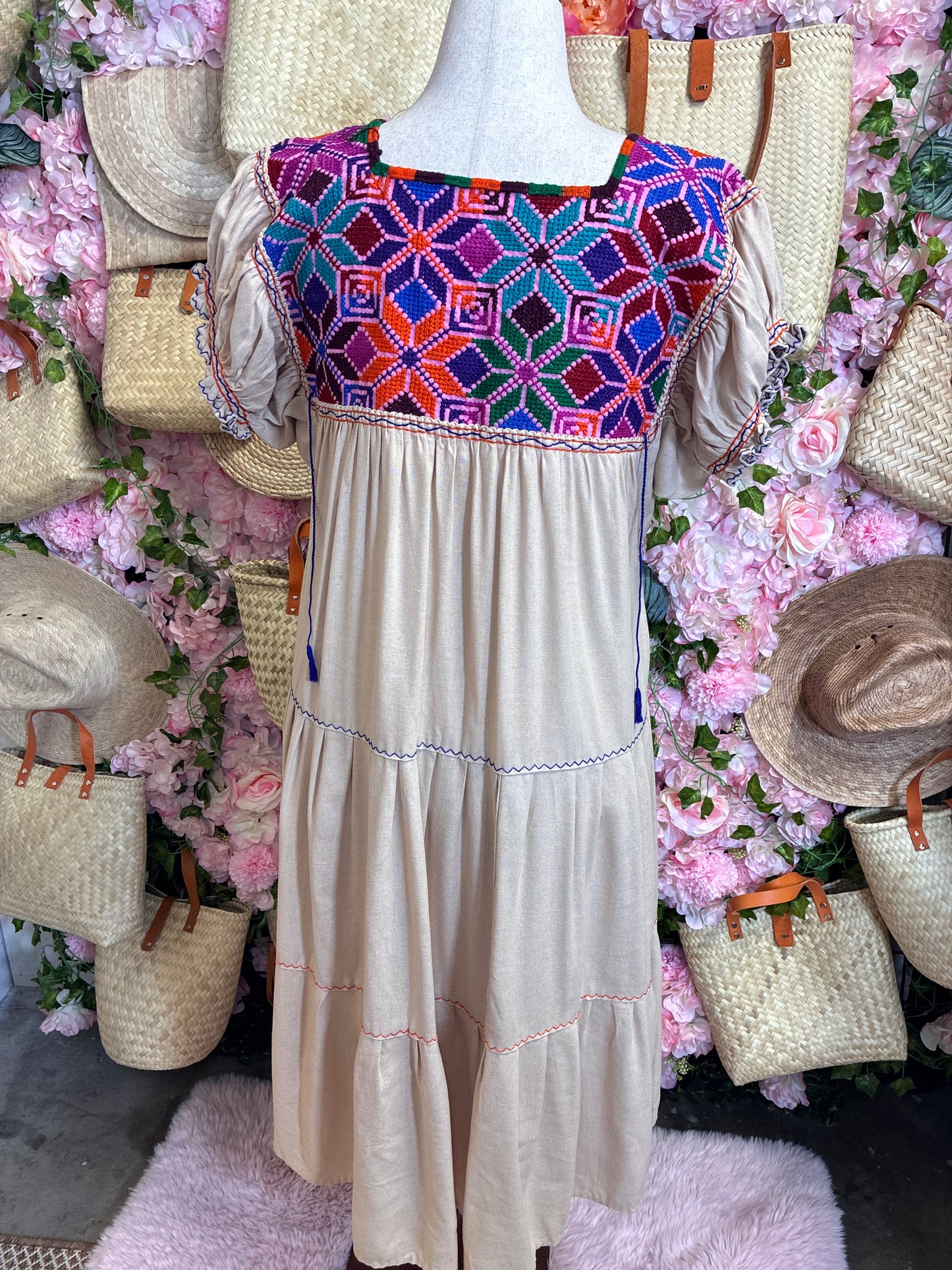 Vestido Bordado Punto de Cruz en Lino