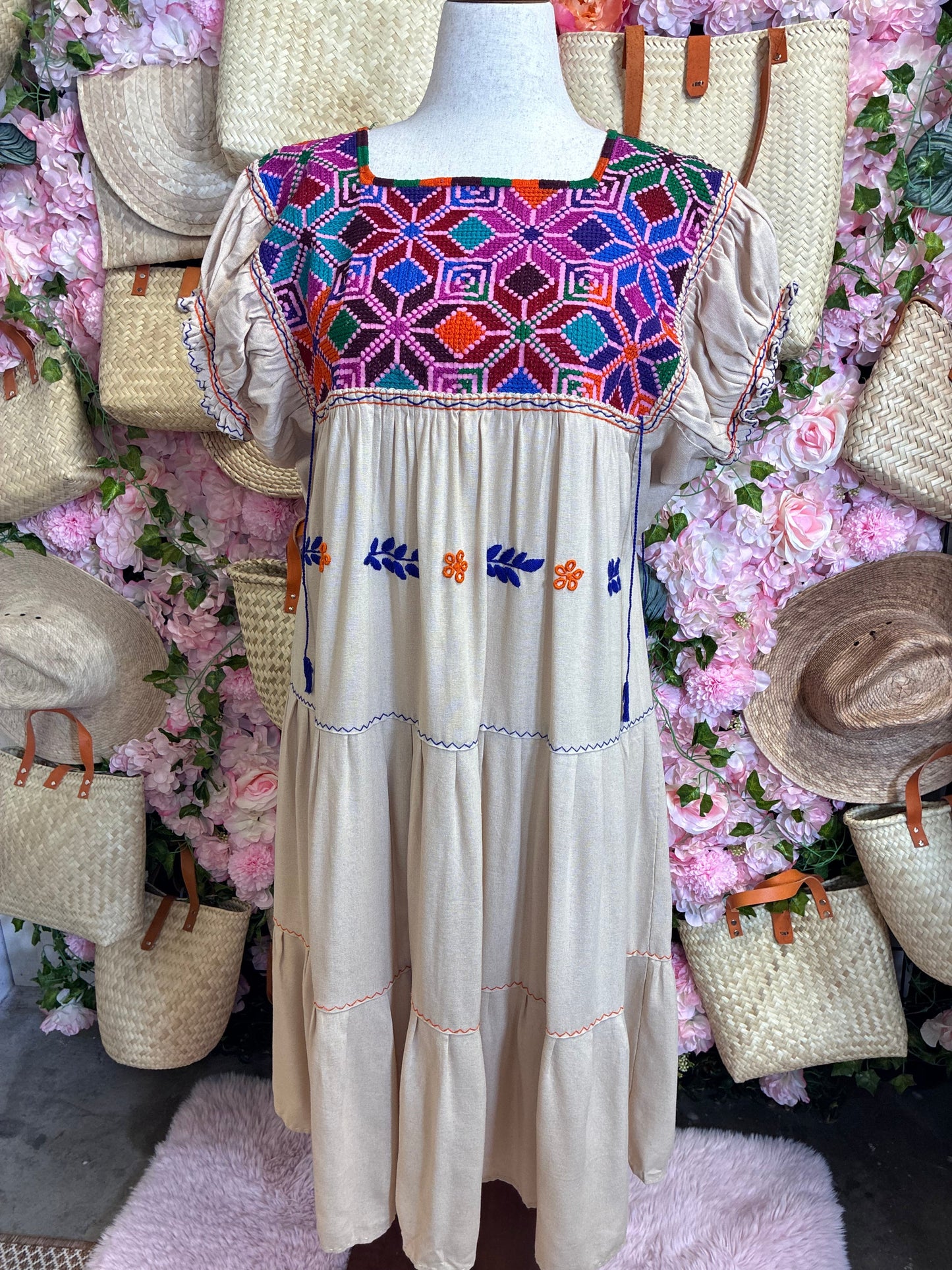 Vestido Bordado Punto de Cruz en Lino