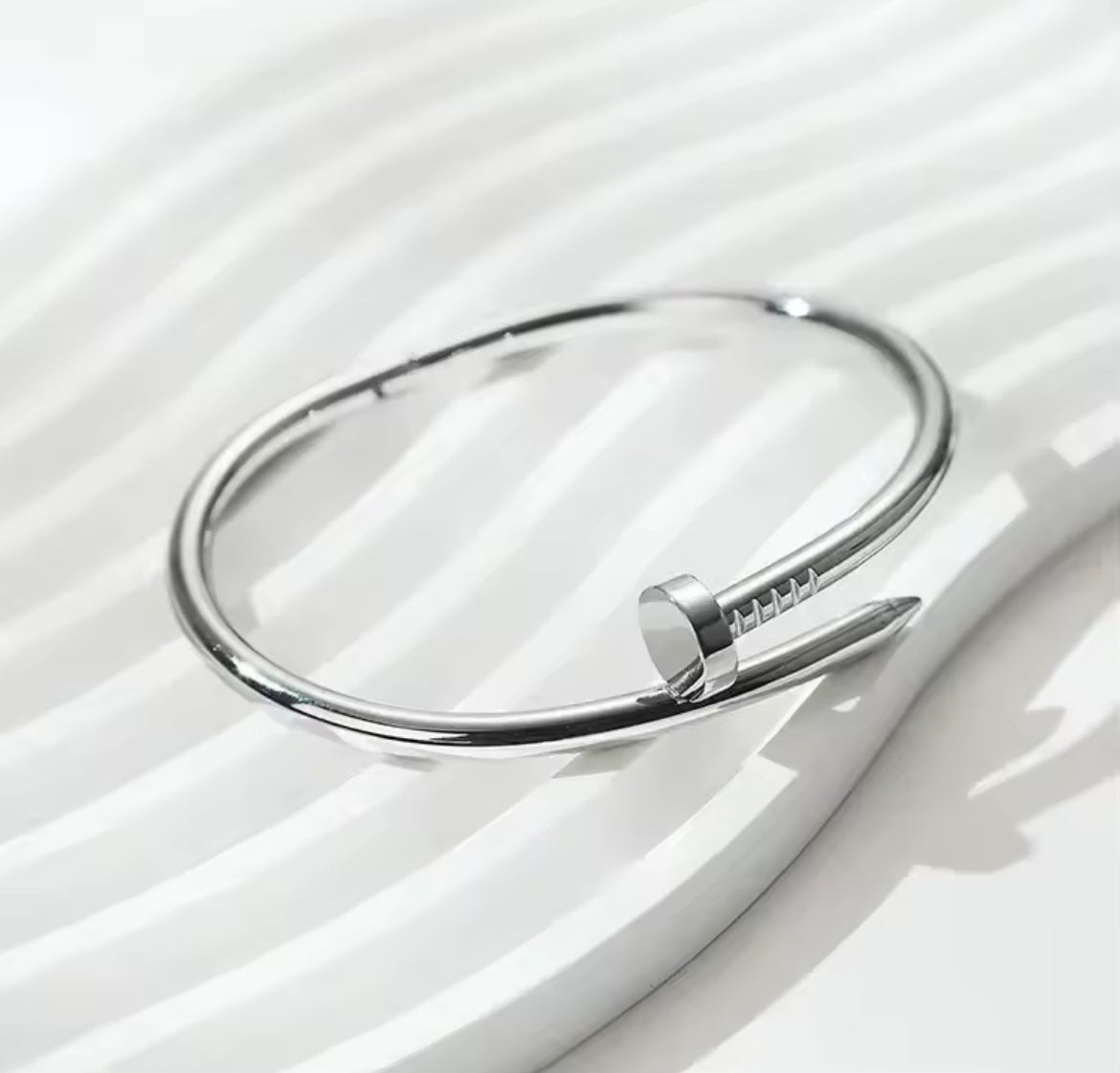 Brazalete Clavo