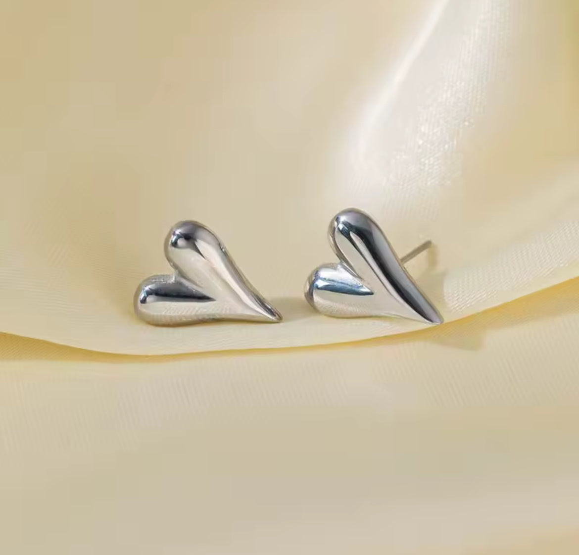 Aretes Corazón Clásico