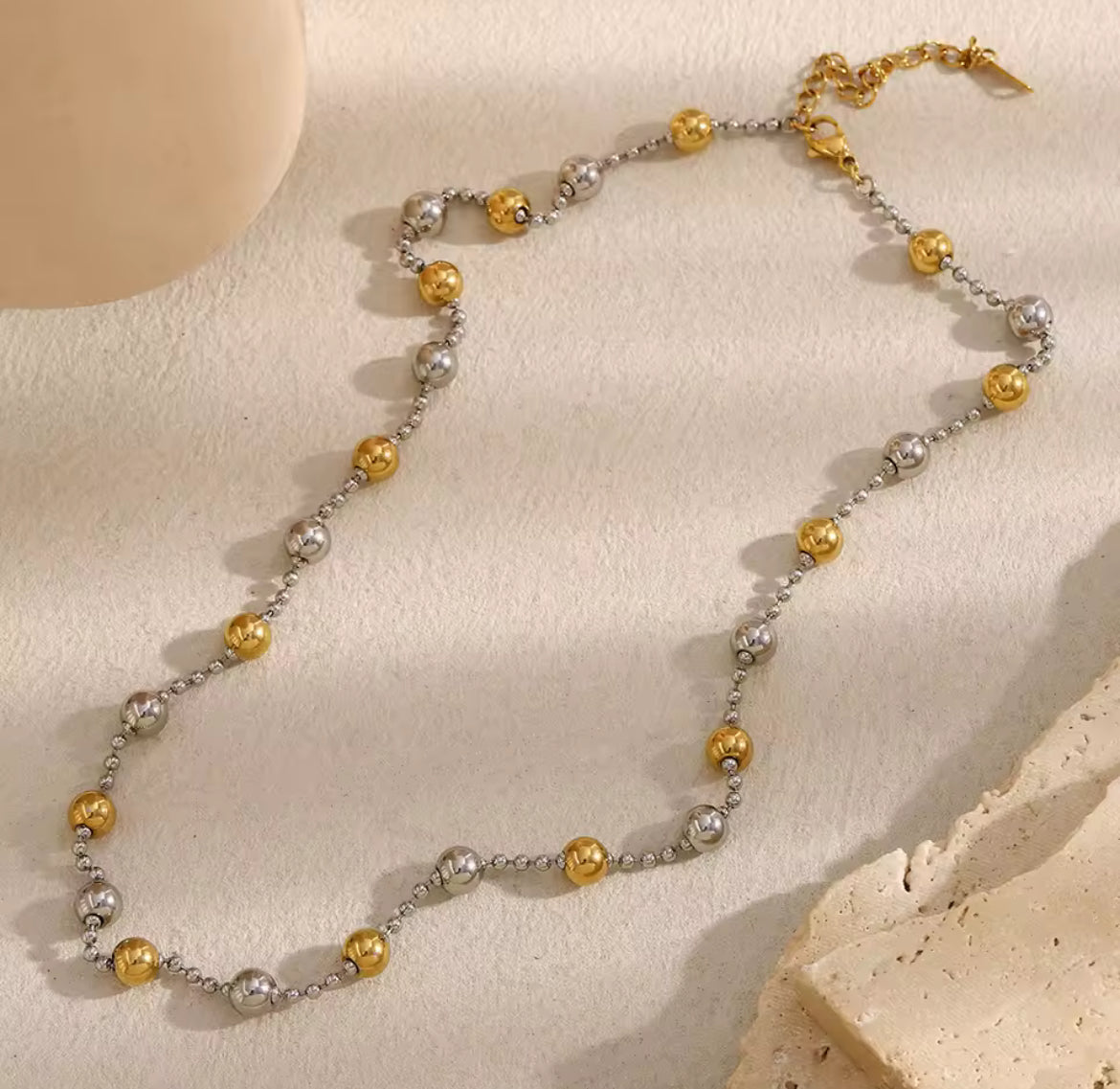 Collar Balines Oro y Plata