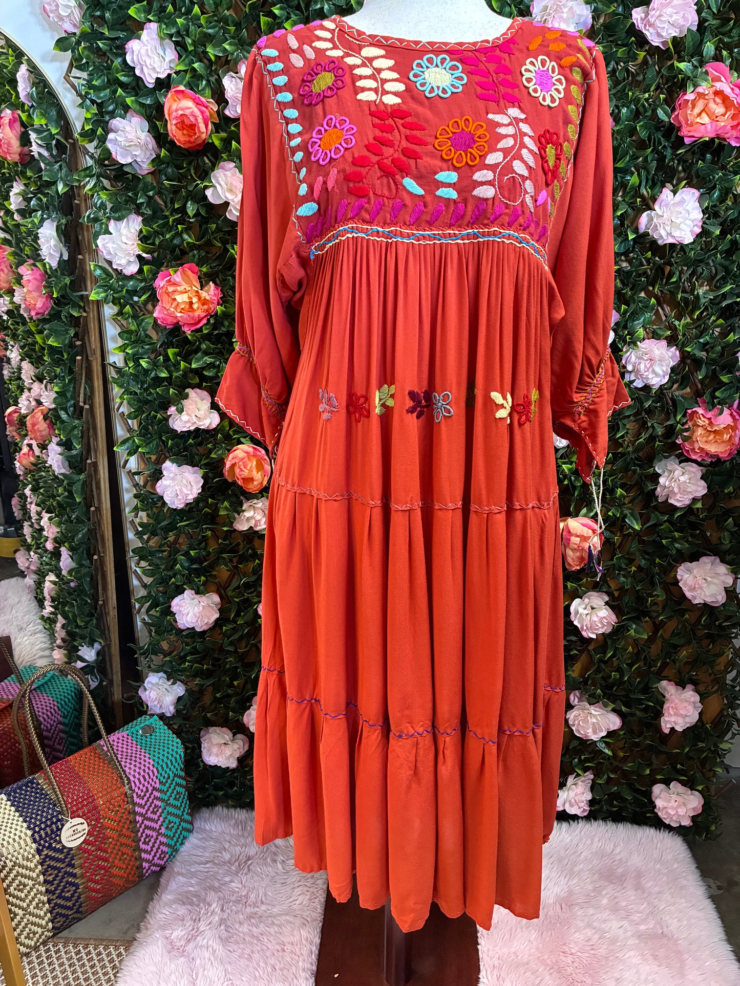 Vestido Bordado Rococo Manga 3/4