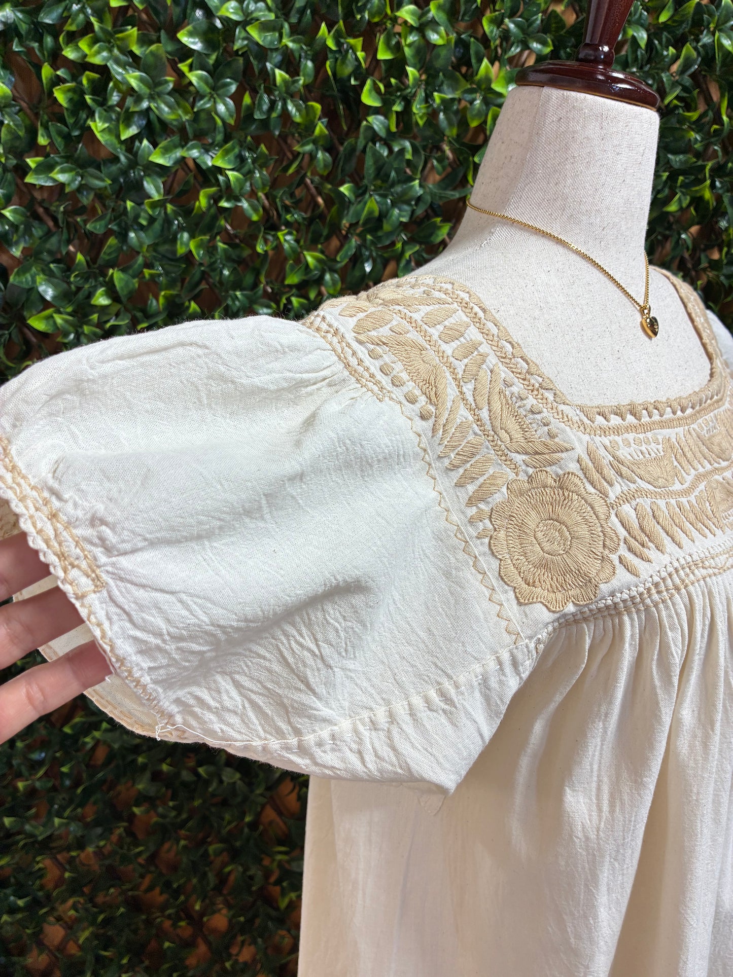 Vestido Rococo bordado fino