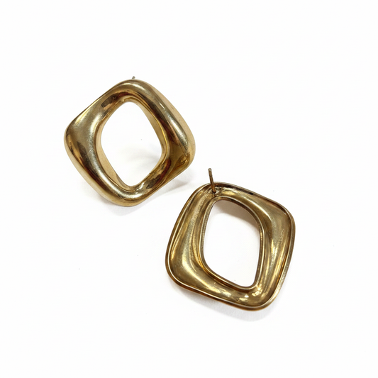 Aretes Cuadrados Gold Plated - Fondo Blanco