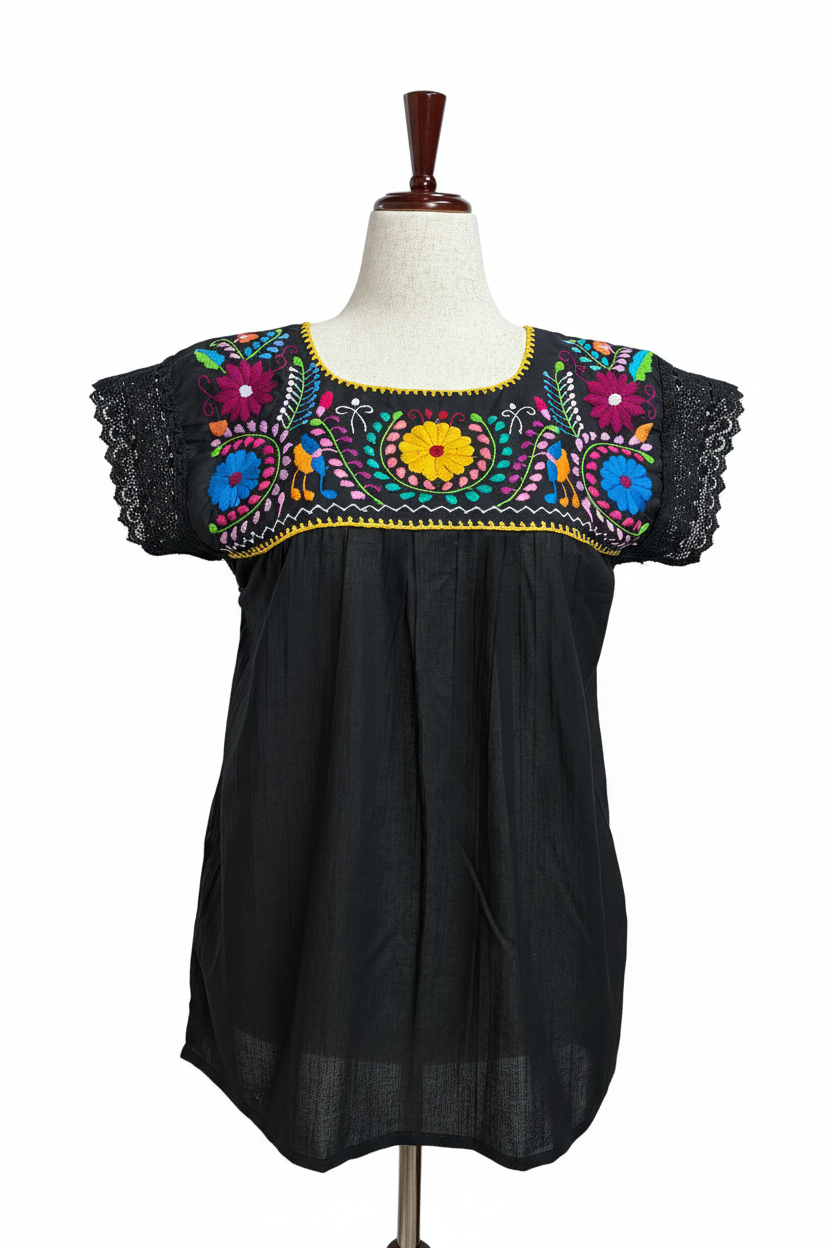 Blusa Chanel con fondo blanco