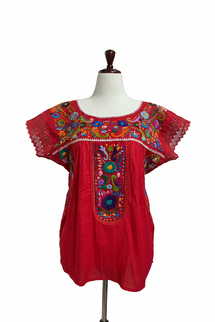 Blusa roja bordada con fondo blanco