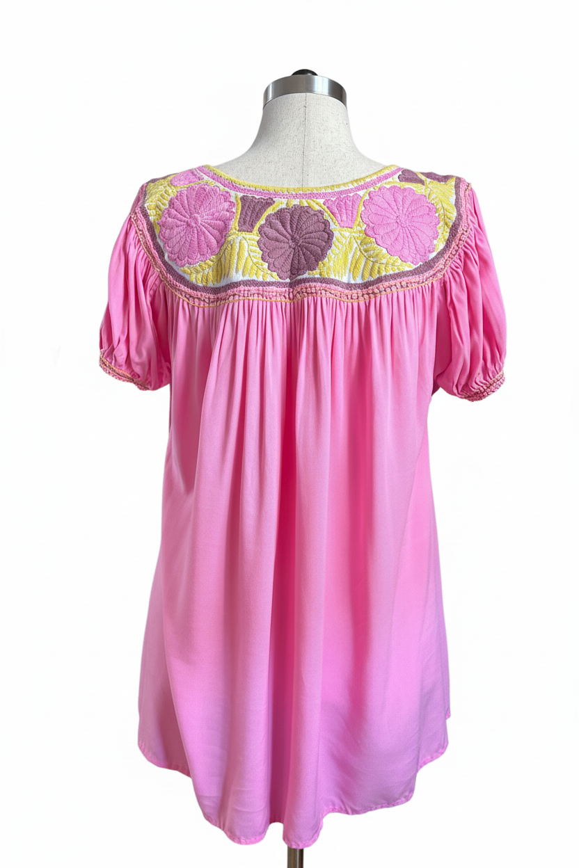 Blusa rosa fondo blanco