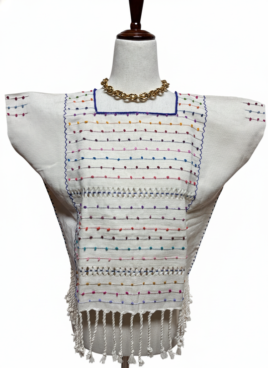 Blusa Telar de Nudito con fondo blanco