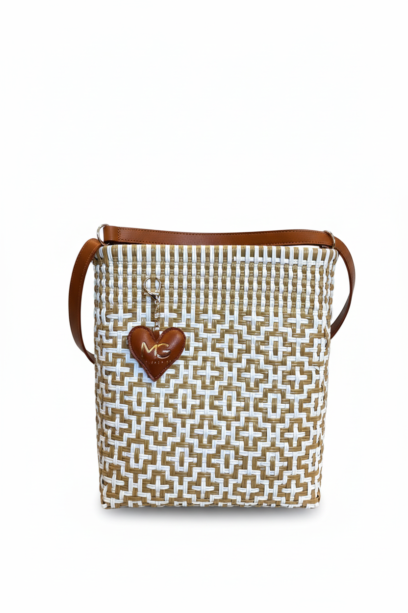 Bolsa Blanquita Geométrica Dorada fondo blanco