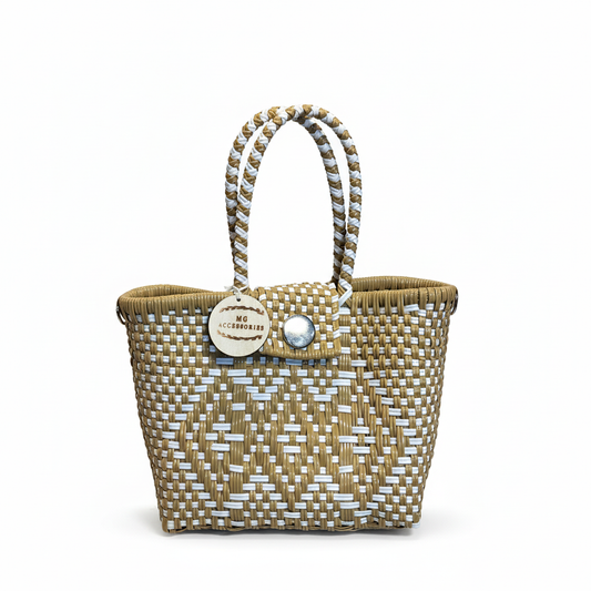 Bolsa Lolita verde olivo con fondo blanco