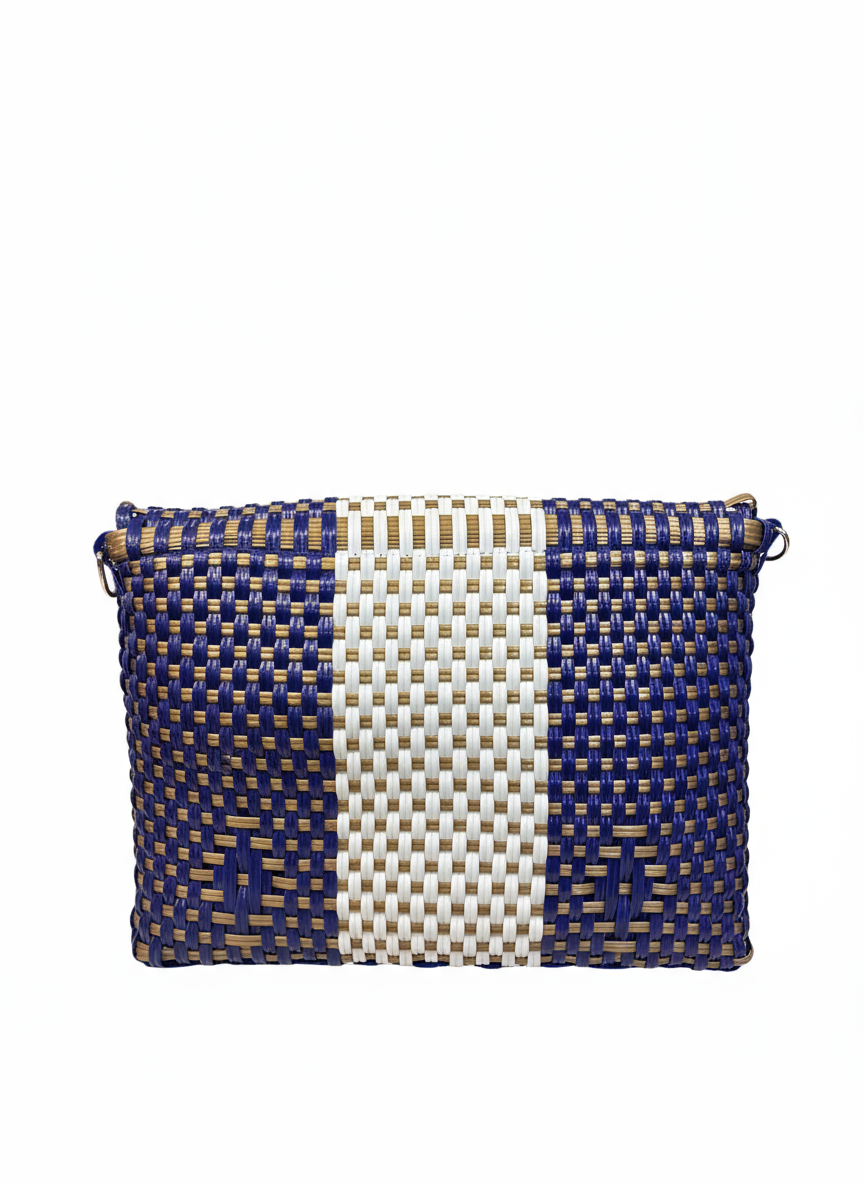 Bolsa sin correa sobre fondo blanco