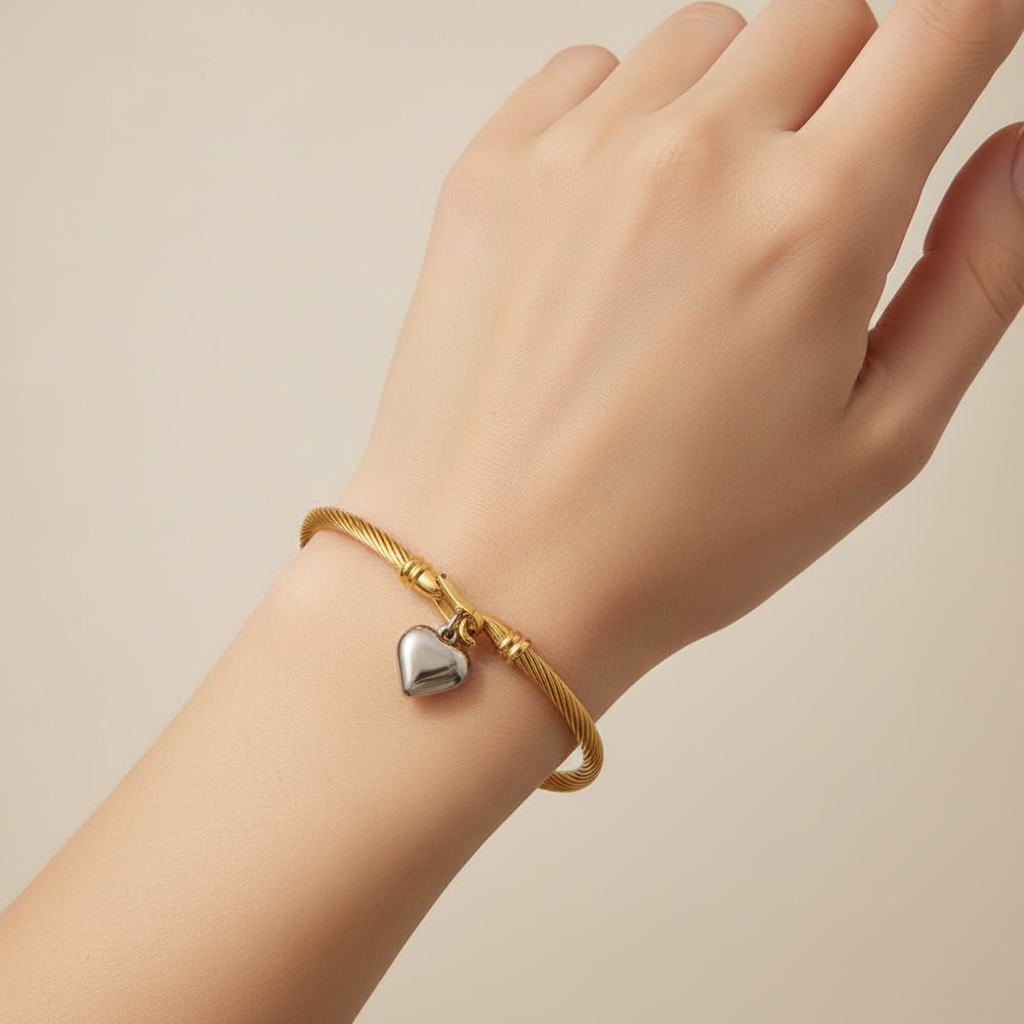 Brazalete cable corazón en mano