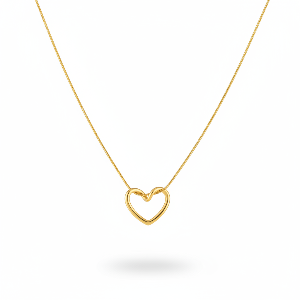 Collar de Corazón Dorado – Fondo Blanco