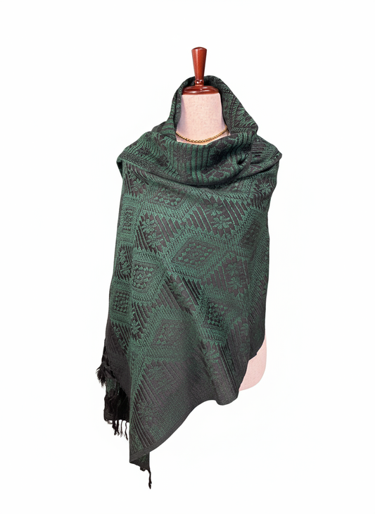 Rebozo Elegante Esmeralda con fondo blanco