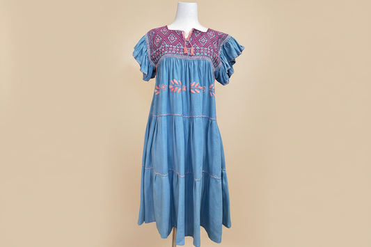 Vestido azul - Fondo beige frontal