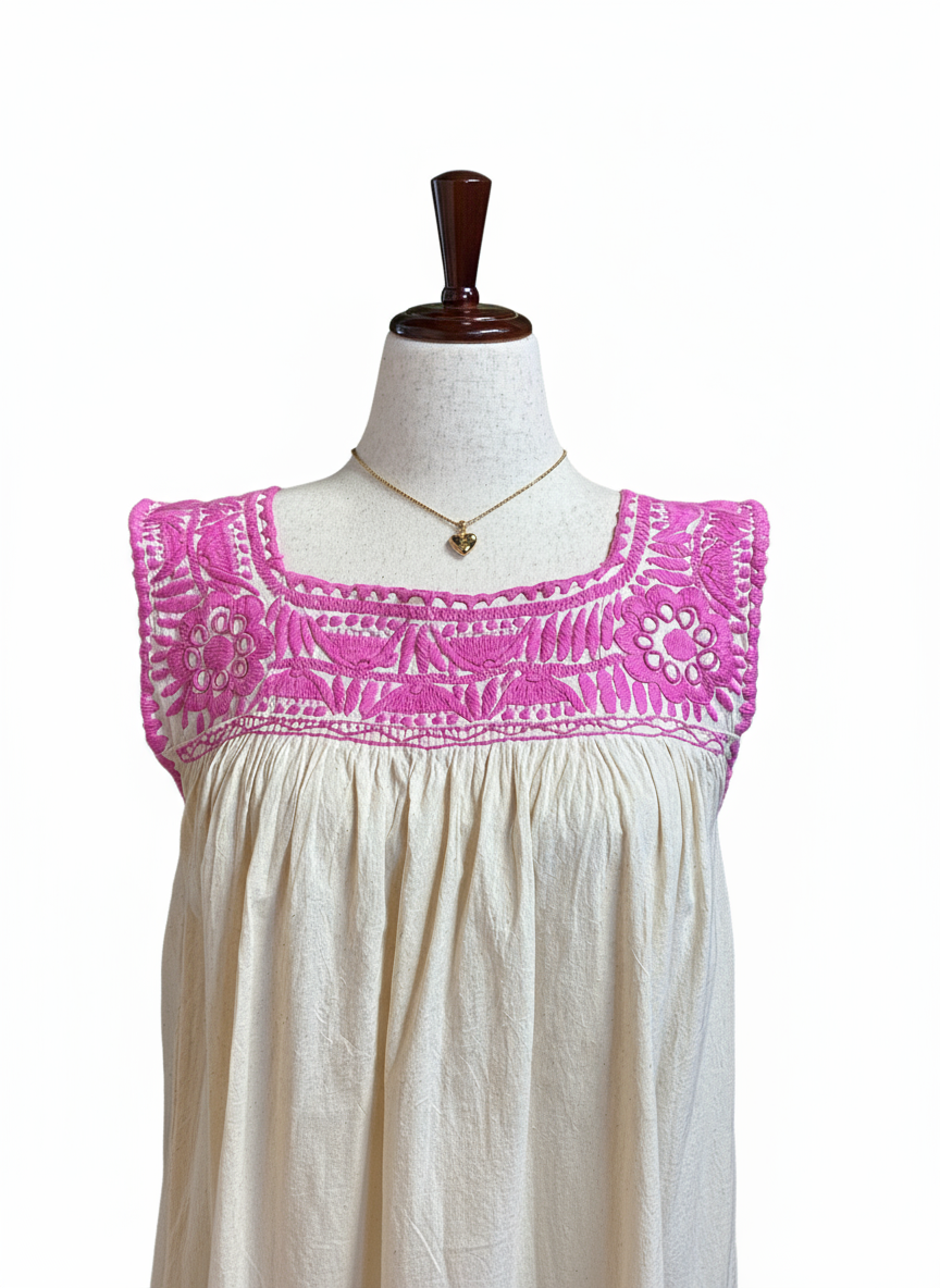 Vestido con fondo blanco - Imagen 1